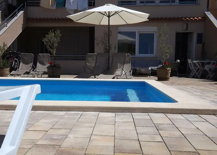Apartment A&a